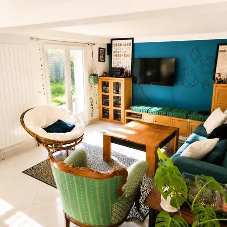 Maison 8p Avec Jardin, 2 Salons & Parking Guest house Sainte-Genevieve-des-Bois
