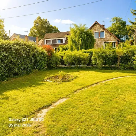 Maison 8p Avec Jardin, 2 Salons & Parking Guest house Sainte-Genevieve-des-Bois