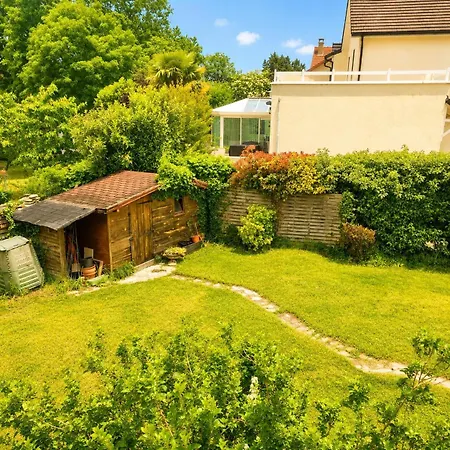 Maison 8p Avec Jardin, 2 Salons & Parking Guest house Sainte-Genevieve-des-Bois