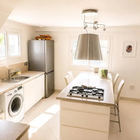 Guest house Maison 8p Avec Jardin, 2 Salons & Parking 3*