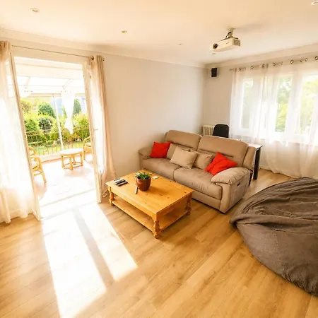 Casa de hóspedes Maison 8p Avec Jardin, 2 Salons & Parking 3*